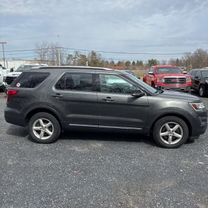FORD EXPLORER XLT - 10