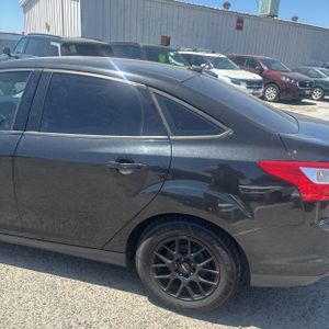 FORD FOCUS SE - 6