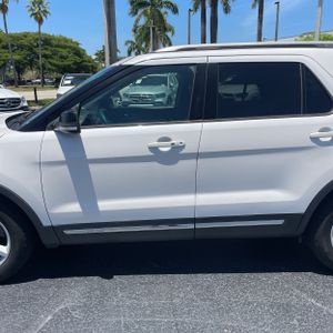FORD EXPLORER XLT - 4