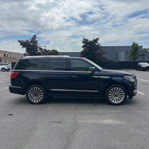 صورة 10 لـ 2021 Lincoln NAVIGATOR RESERVE