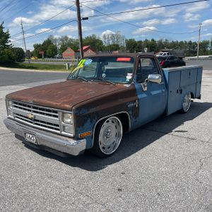 CHEVROLET R/V 10 SERIES R10 - 1