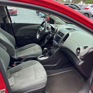 2015 Chevrolet SONIC LS AUTO — миниатюра 32
