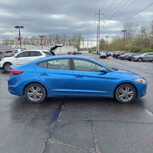 HYUNDAI ELANTRA SE - 10