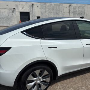 TESLA MODEL Y LONG RANGE - 9