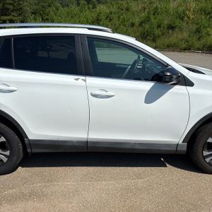 صورة مصغرة 11 لـ 2016 Toyota RAV4 LE
