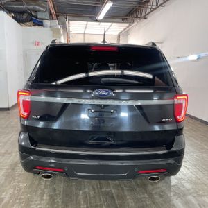 FORD EXPLORER XLT - 7