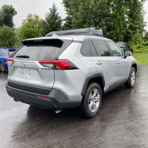 2025 Toyota RAV4 XLE photo 8