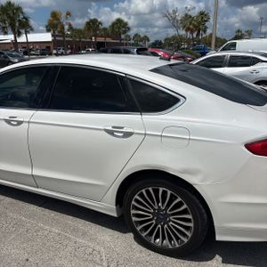 FORD FUSION SE - 6