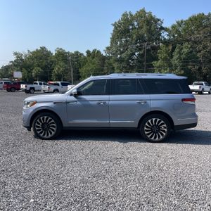 صورة 3 لـ 2022 Lincoln NAVIGATOR BLACK LABEL