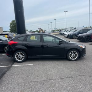 FORD FOCUS SE - 6