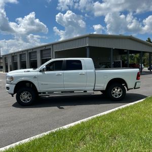 2022 RAM 3500 LARAMIE 照片 3