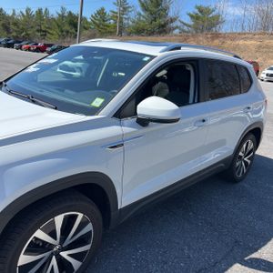 VOLKSWAGEN TAOS SE 4MOTION - 2