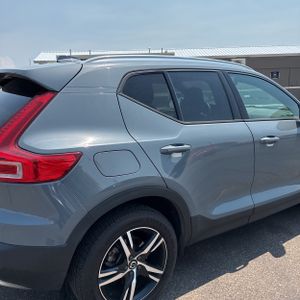 2023 Volvo XC40 CORE photo 9