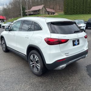 MERCEDES-BENZ GLA - 5