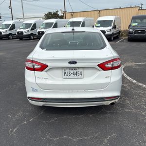FORD FUSION SE - 7