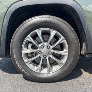 صورة مصغرة 17 لـ 2020 JEEP CHEROKEE LATITUDE PLUS