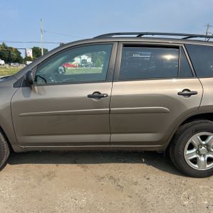 صورة 4 لـ 2011 Toyota RAV4 BASE