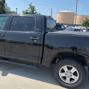 TOYOTA TUNDRA - 6