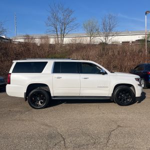 CHEVROLET SUBURBAN PREMIER - 10