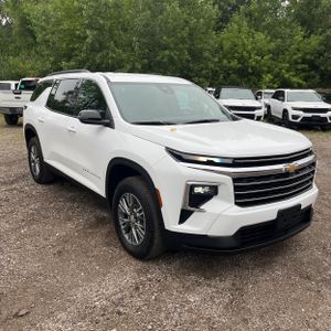 2025 Chevrolet TRAVERSE LT — миниатюра 12