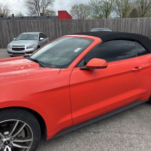 FORD MUSTANG ECOBOOST PREMIUM - 2