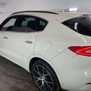 MASERATI LEVANTE S - 6