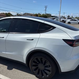 TESLA MODEL Y LONG RANGE - 6
