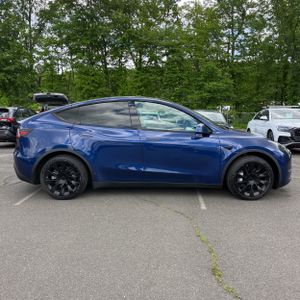 TESLA MODEL Y LONG RANGE - 10
