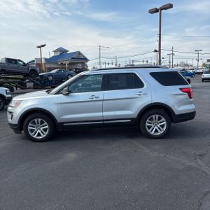 FORD EXPLORER XLT - 3