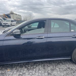 MERCEDES-BENZ E-CLASS - 4