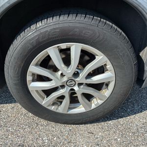 2017 Nissan ROGUE SV — фото 16
