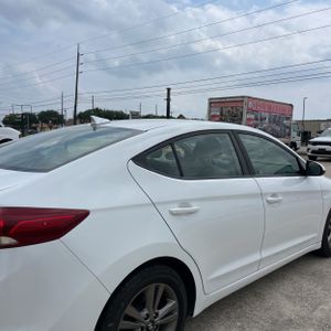 HYUNDAI ELANTRA SEL - 9