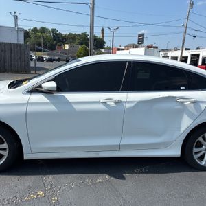 2015 Chrysler 200 LIMITED — фото 4