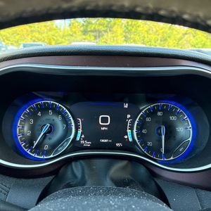 2017 Chrysler PACIFICA LIMITED — фото 40