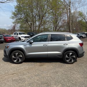 VOLKSWAGEN TAOS SE 4MOTION - 3