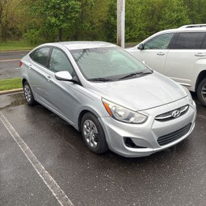 HYUNDAI ACCENT SE - 8