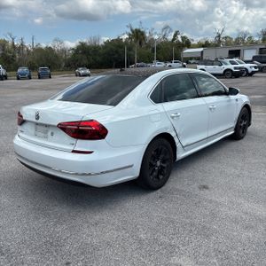 VOLKSWAGEN PASSAT 1.8T S - 8