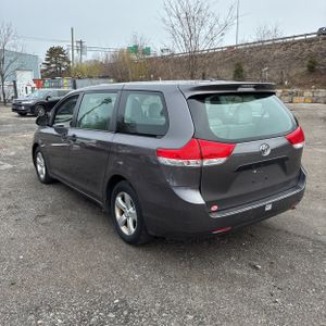 TOYOTA SIENNA - 5
