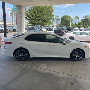 2020 Toyota CAMRY SE photo 10