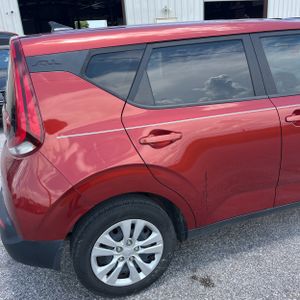 2021 KIA SOUL LX — фото 9