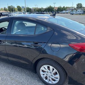 صورة 6 لـ 2017 Hyundai ELANTRA SE
