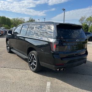 CHEVROLET SUBURBAN - 5