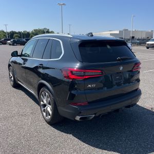 صورة 5 لـ 2021 BMW X5 XDRIVE40I