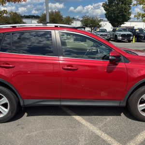 2013 Toyota RAV4 XLE — миниатюра 11