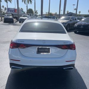 صورة 7 لـ 2024 Mercedes-BENZ E 350