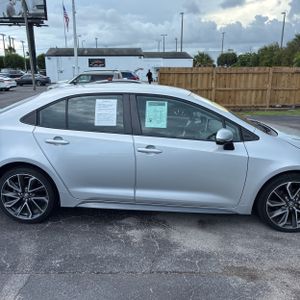 2020 Toyota COROLLA SE thumbnail 11