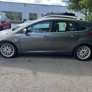 FORD FOCUS TITANIUM - 4