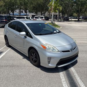 صورة مصغرة 12 لـ 2015 Toyota PRIUS THREE