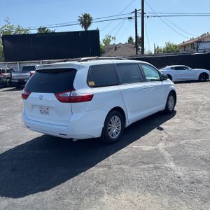 TOYOTA SIENNA - 8