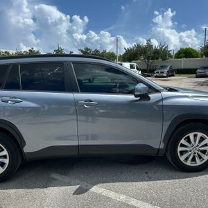 2022 Toyota COROLLA CROSS LE 照片 11